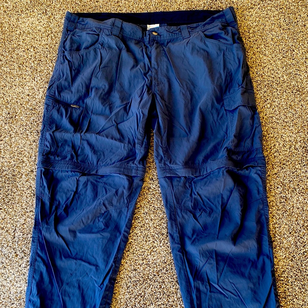 Columbia Men’s Omni Shade UVA & UVB Sun Protection Size 44W 34L. Royal Navy blue